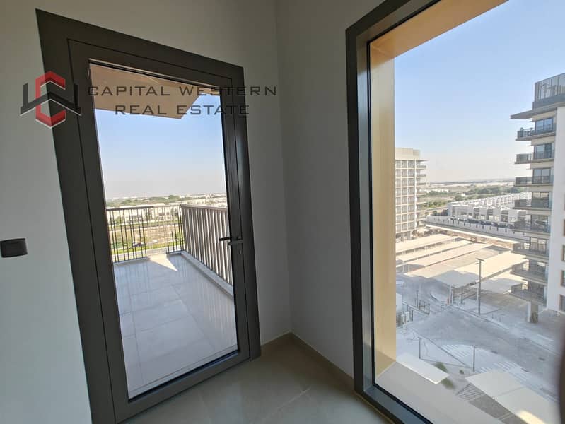 Vacant | Burj Khalifa View | Spacious Layout - Image 11