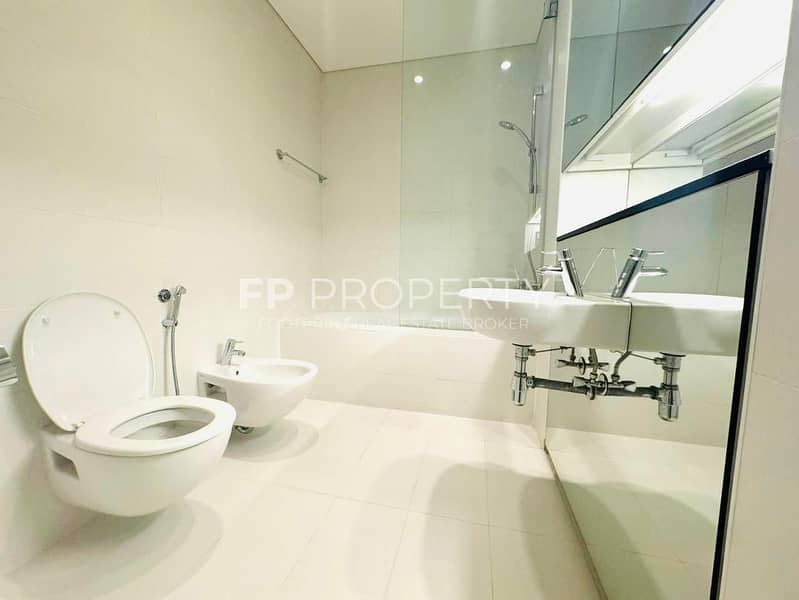 DIFC & Sea View | High Floor | 2 Parking - Image 14