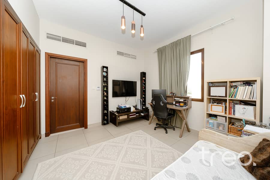 Exclusive | Prime Location | Large Plot - Image 13