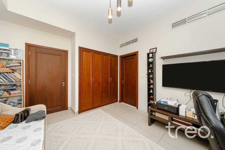 Exclusive | Prime Location | Large Plot - Image 14