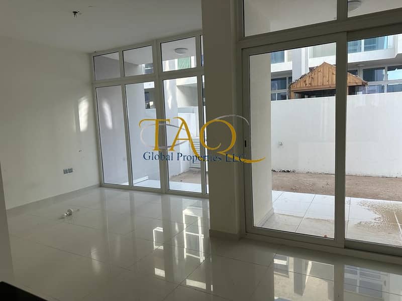 3 BEDROOM TOWNHOUSE | UNFURNISHED | ELEGANT & SPACIOUS | GATED COMMUNITY |