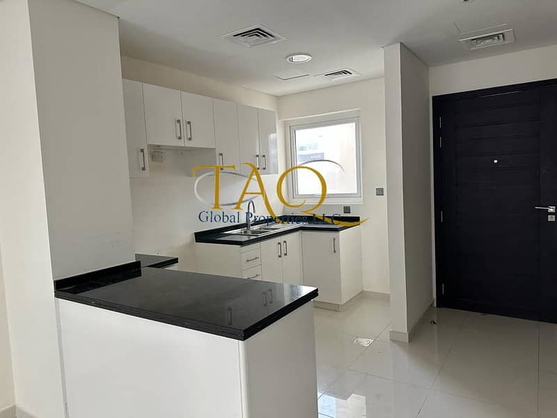 3 BEDROOM TOWNHOUSE | UNFURNISHED | ELEGANT & SPACIOUS | GATED COMMUNITY |