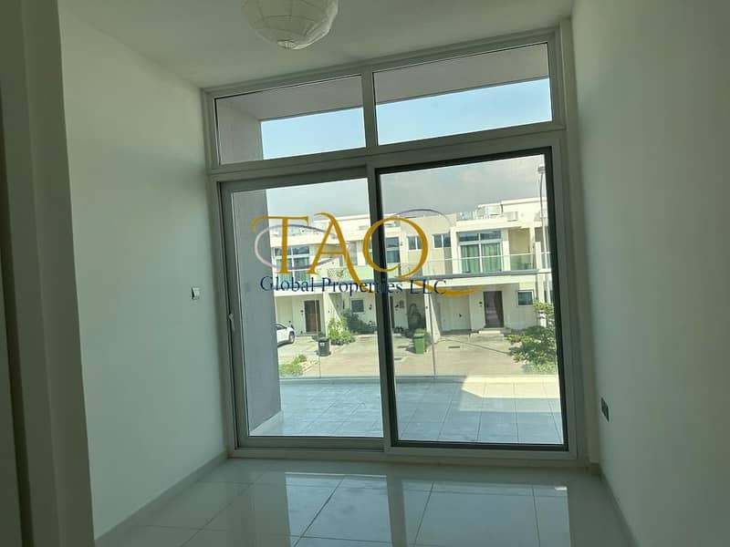 3 BEDROOM TOWNHOUSE | UNFURNISHED | ELEGANT & SPACIOUS | GATED COMMUNITY |