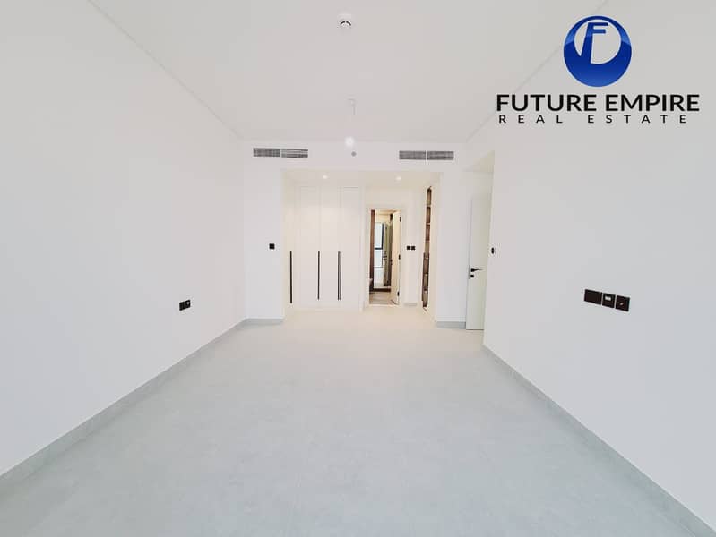 Lavish 2BHK With Maid |Terrace & Private Jacuzzi