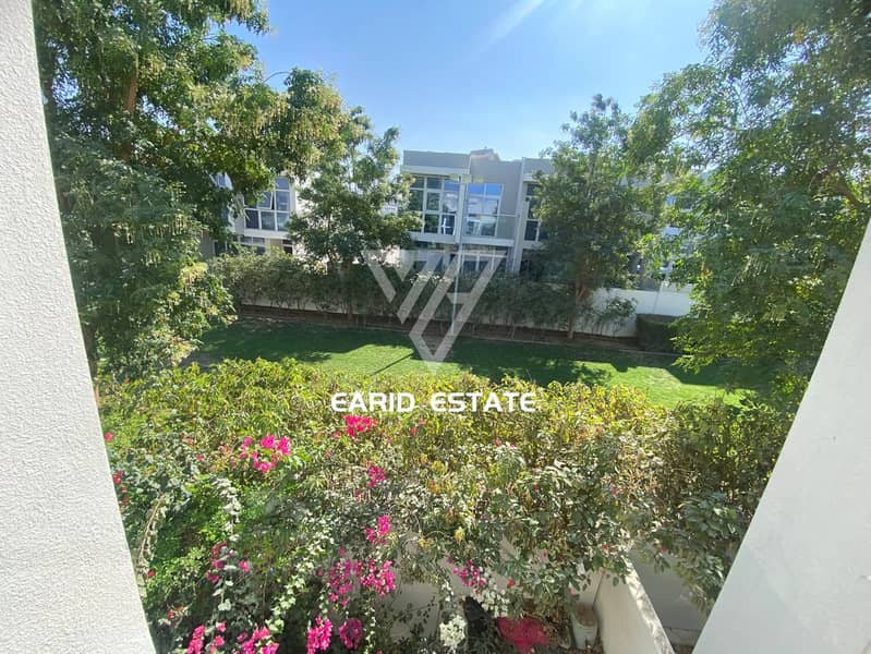 3 Bedrooms, 3 Bathrooms / Vacant / Single Row