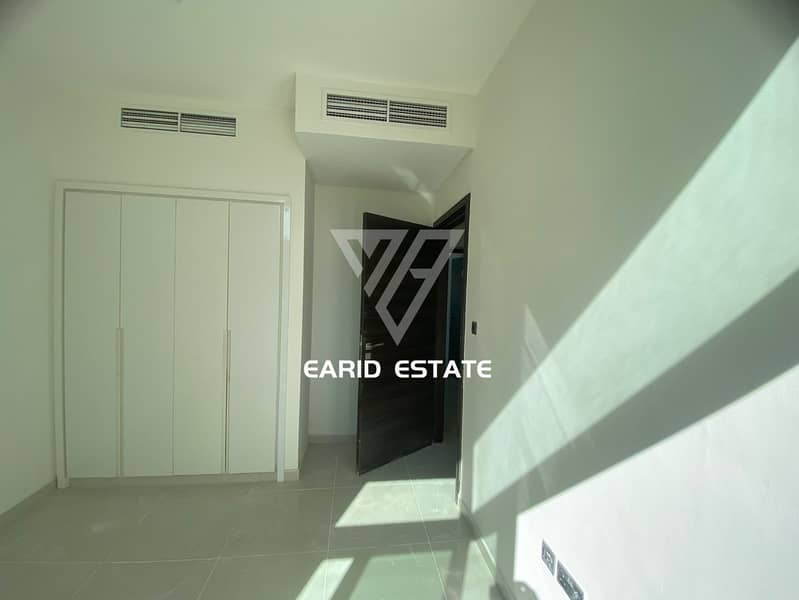 3 Bedrooms, 3 Bathrooms / Vacant / Single Row - Image 7