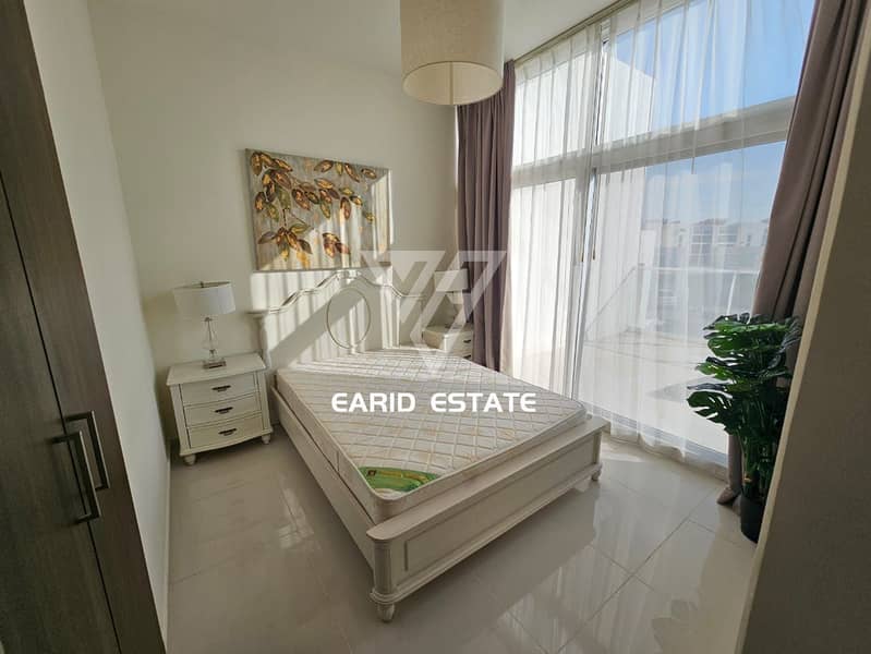 4 Bederooms, 4 Bathrooms / Fully Furnished / Single Row