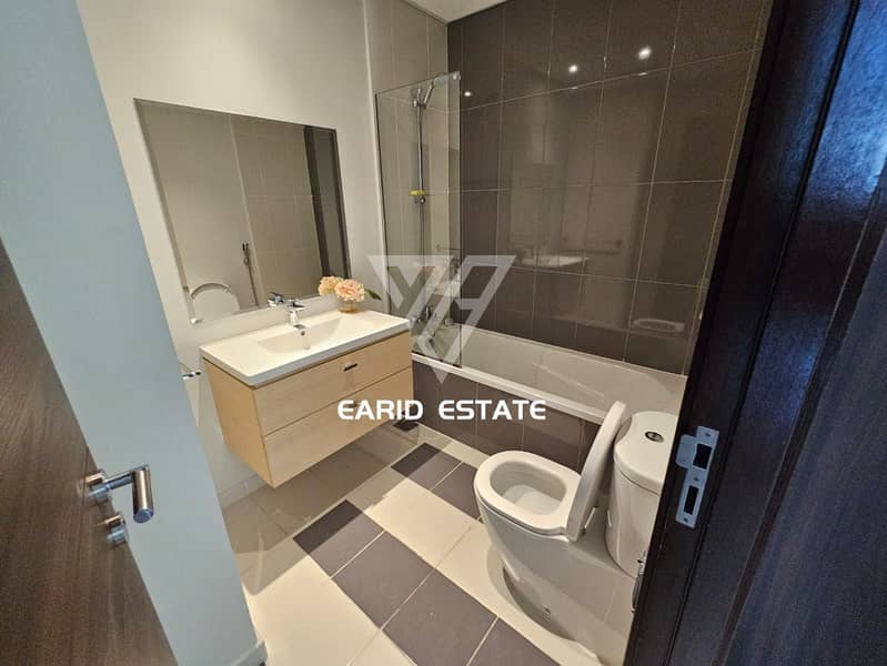 4 Bederooms, 4 Bathrooms / Fully Furnished / Single Row - Image 12