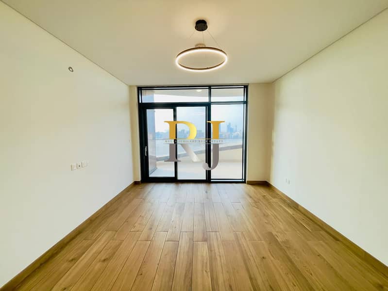 Beautiful 3BR In the Heart of Mankhool - Image 11