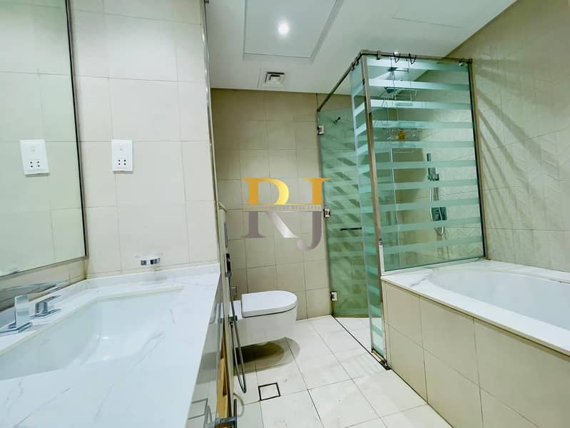 Beautiful 3BR In the Heart of Mankhool - Image 15