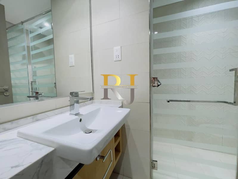 Beautiful 3BR In the Heart of Mankhool - Image 17