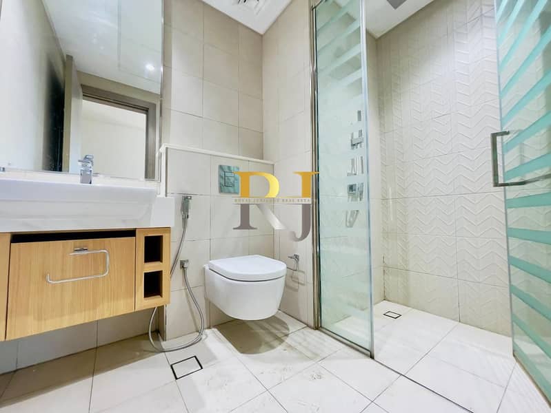 Beautiful 3BR In the Heart of Mankhool - Image 24