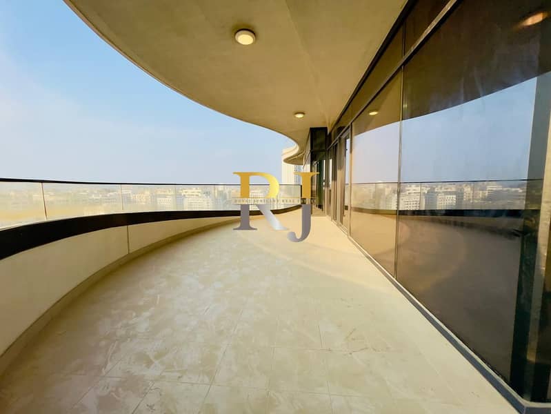 Beautiful 3BR In the Heart of Mankhool - Image 29