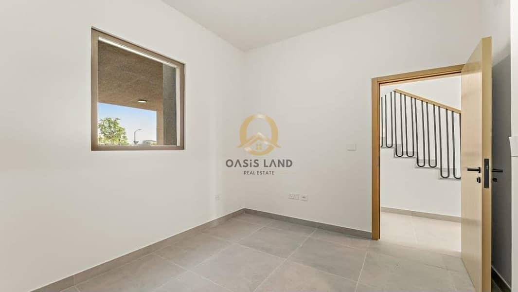 Spacious 3BR Villa | Single Row | Pool Facing | Open View