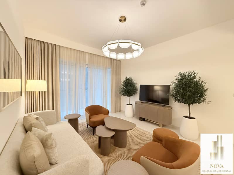 Bills Included! Serviced Stylish 1 BR Beachfront