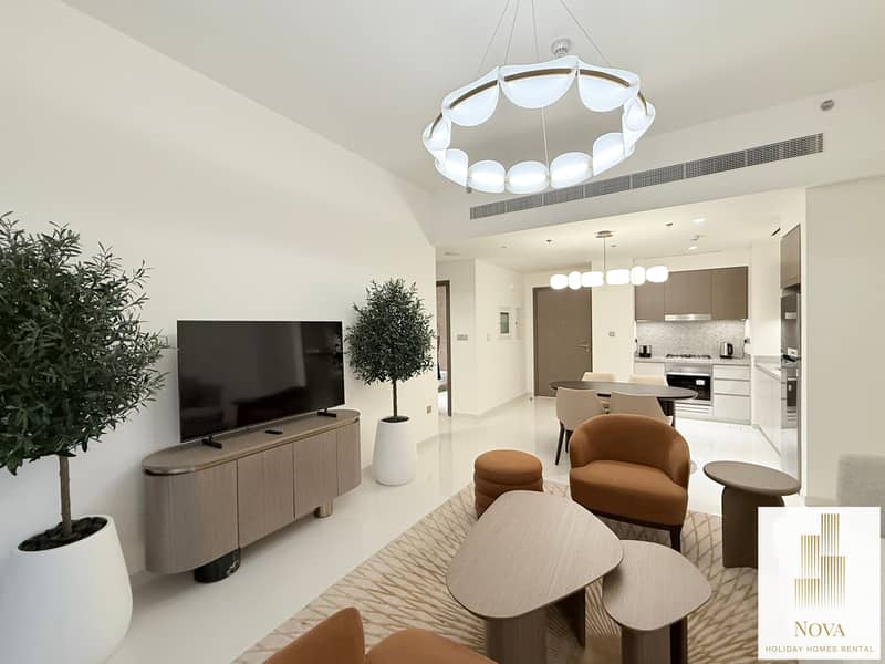 Bills Included! Serviced Stylish 1 BR Beachfront