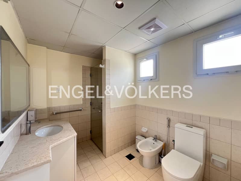 Lake View | Fully Furnished | Private Pool - Image 22