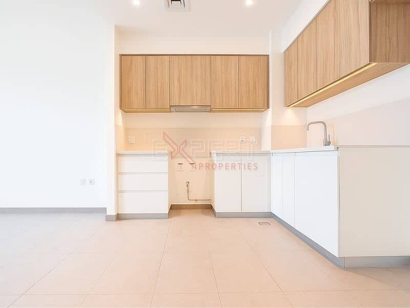 Stylish 1BHK | Beautiful City Views | Modern Finishes