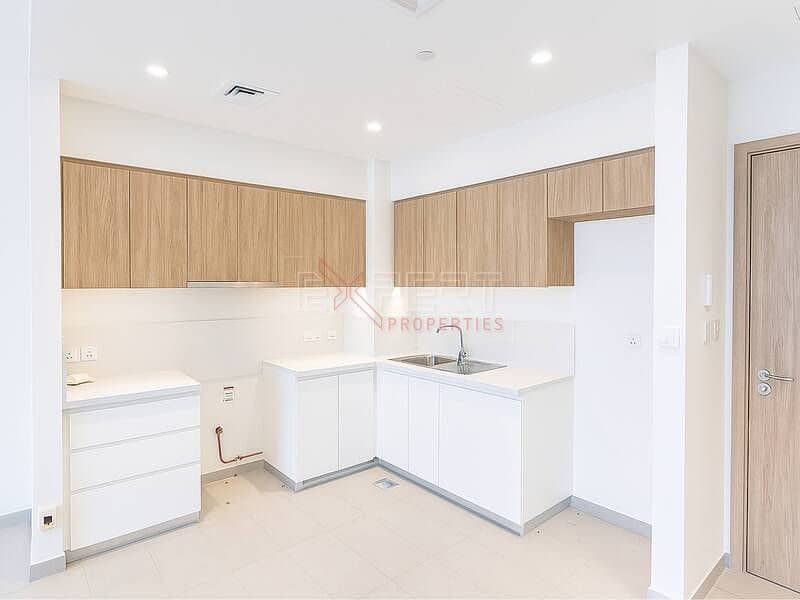 Stylish 1BHK | Beautiful City Views | Modern Finishes