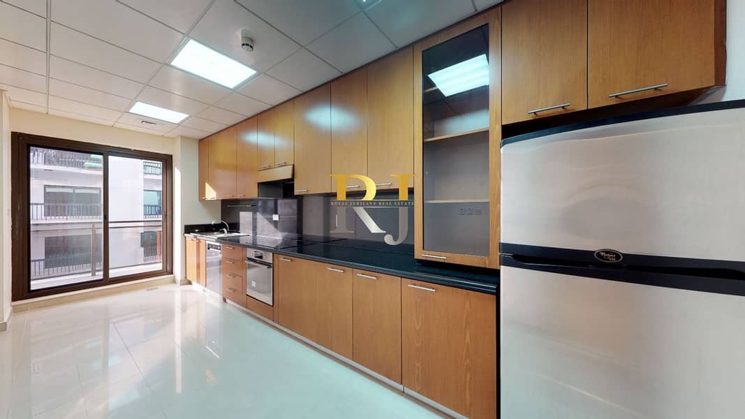 Elegant 4 BR Apt with Modern Amenities - Image 10