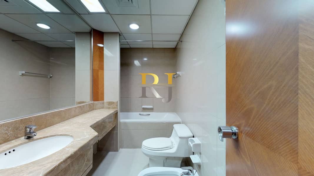 Elegant 4 BR Apt with Modern Amenities - Image 27