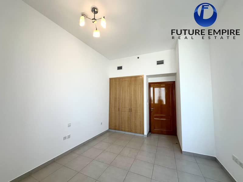 Spacious 2BHK | Near Metro | Ready to Book | Laundry Room