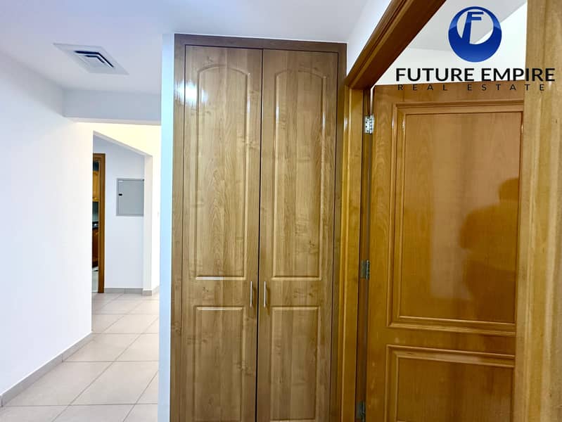 Spacious 2BHK | Near Metro | Ready to Book | Laundry Room - Image 15