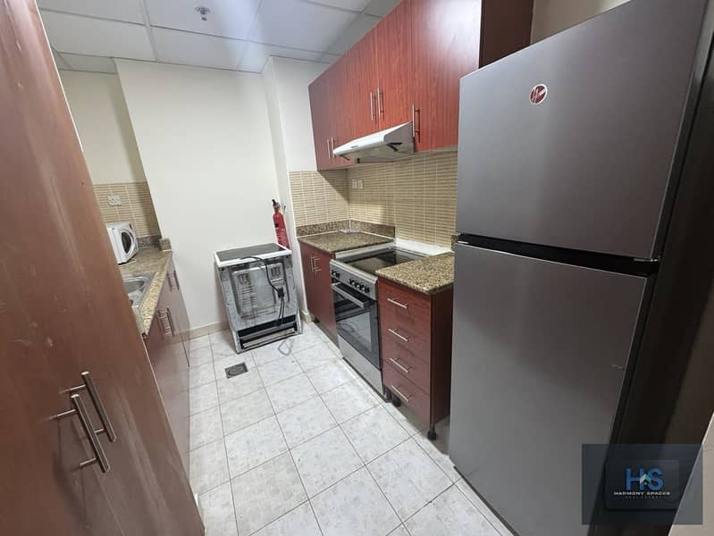 SPACIOUS 1 BEDROOM | HAD A BALCONY | CLOSE KITCHEN - Image 8