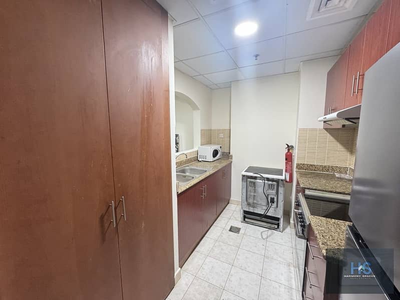 SPACIOUS 1 BEDROOM | HAD A BALCONY | CLOSE KITCHEN - Image 9