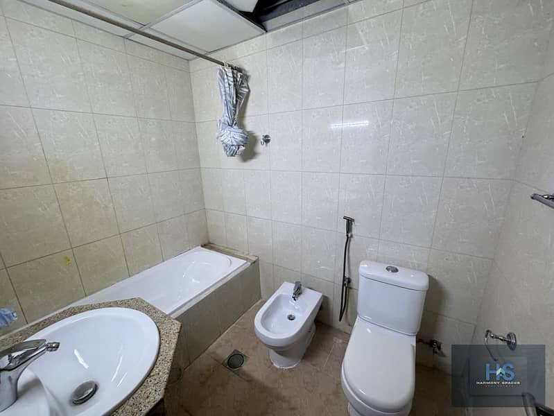 SPACIOUS 1 BEDROOM | HAD A BALCONY | CLOSE KITCHEN - Image 10