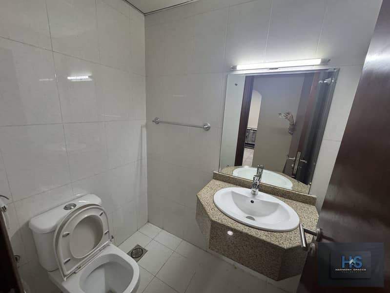 SPACIOUS 1 BEDROOM | HAD A BALCONY | CLOSE KITCHEN - Image 12