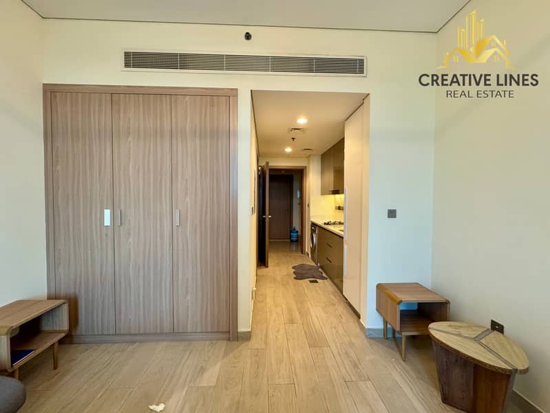 Furnished Studio | Skyline View | Vacant now