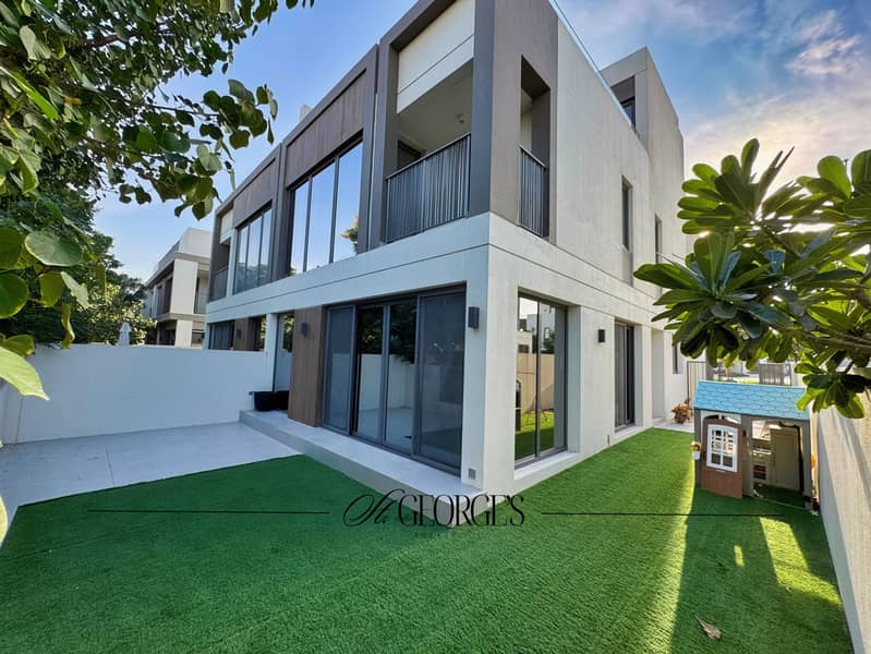 Vacant | Internal Plot | Closed Kitchen