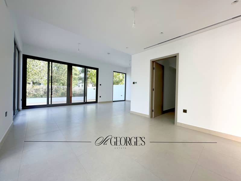 Vacant | Internal Plot | Closed Kitchen