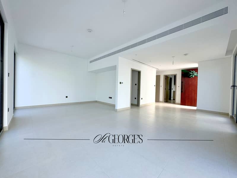 Vacant | Internal Plot | Closed Kitchen