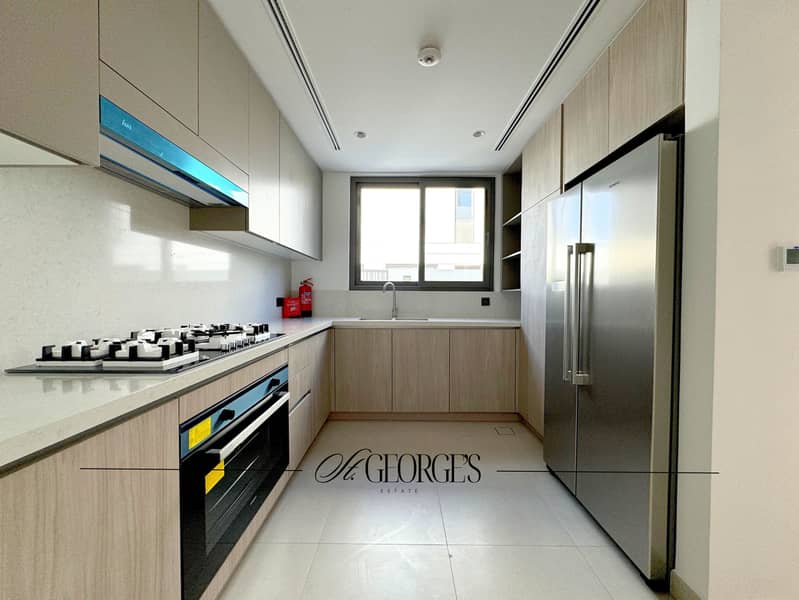 Vacant | Internal Plot | Closed Kitchen