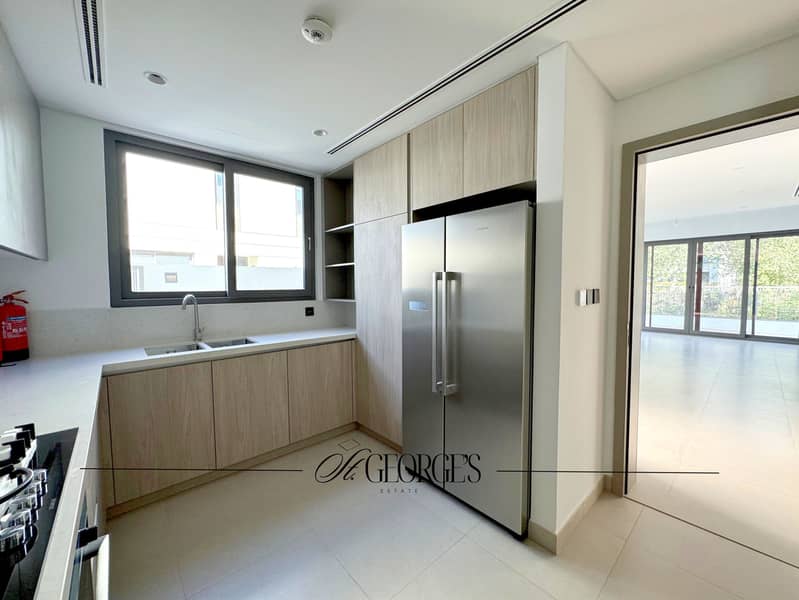 Vacant | Internal Plot | Closed Kitchen - Image 6