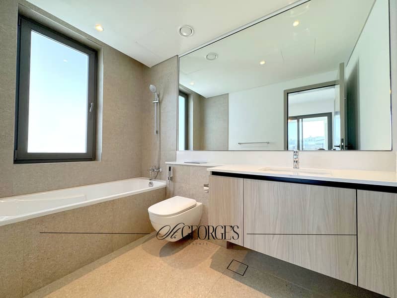 Vacant | Internal Plot | Closed Kitchen - Image 13