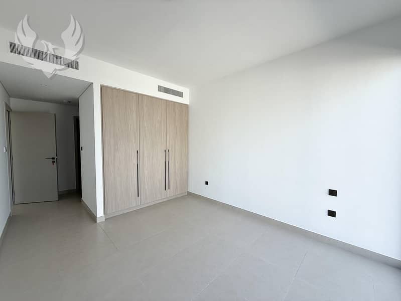 Ready | Vacant | Single Row | Community Expert - Image 9