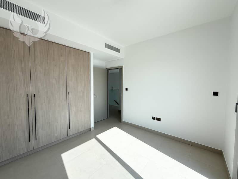 Ready | Vacant | Single Row | Community Expert - Image 11