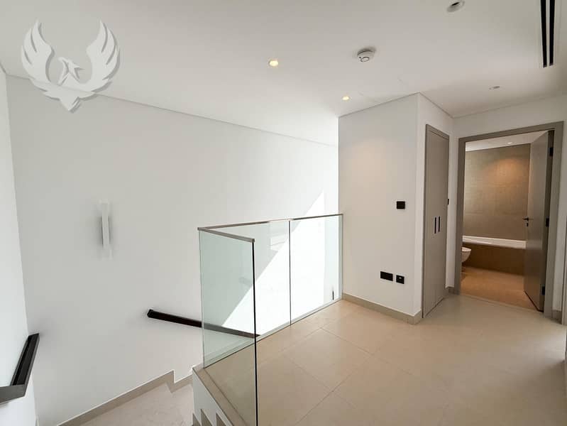 Ready | Vacant | Single Row | Community Expert - Image 18