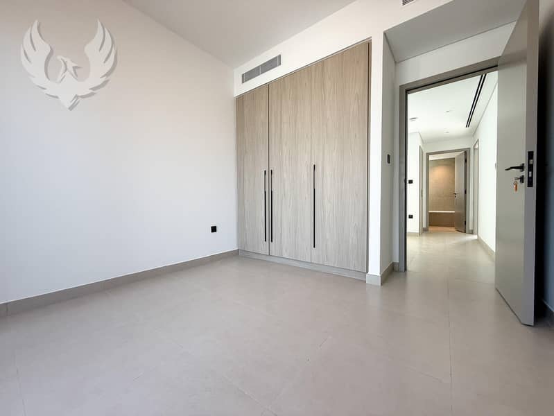 Ready | Vacant | Single Row | Community Expert - Image 19