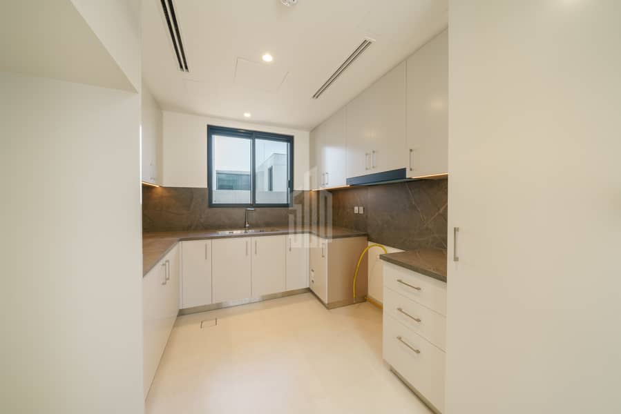 Brand New | Ready to Move-In | Stunning - Image 11