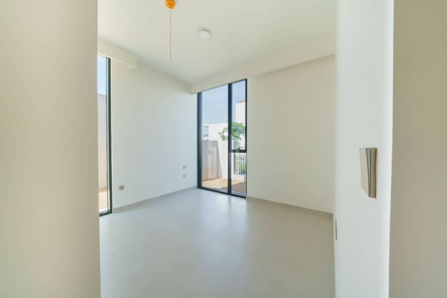 Brand New | Ready to Move-In | Stunning - Image 15