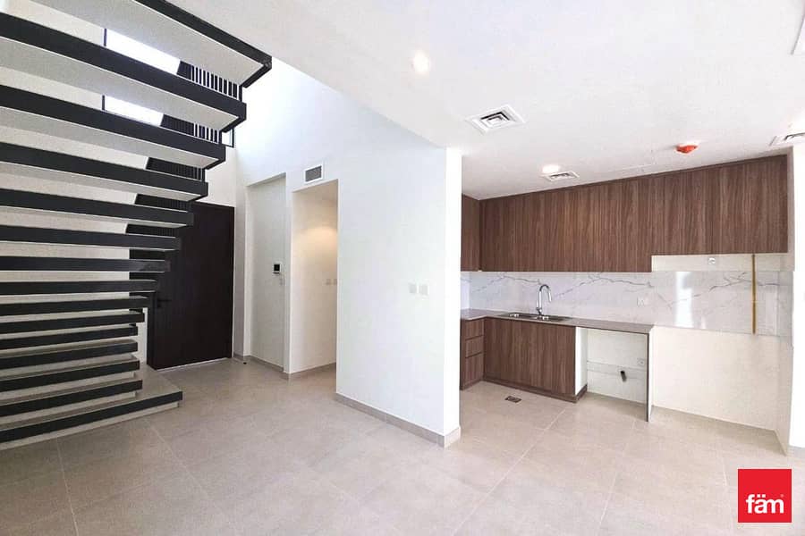 Corner Plot | Vacant | Maids Room