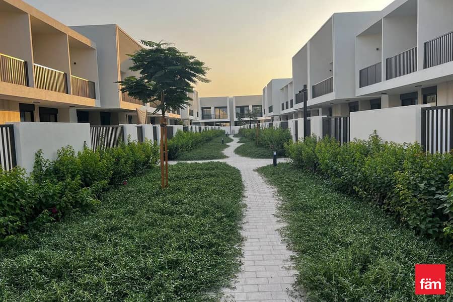 Corner Plot | Vacant | Maids Room - Image 9