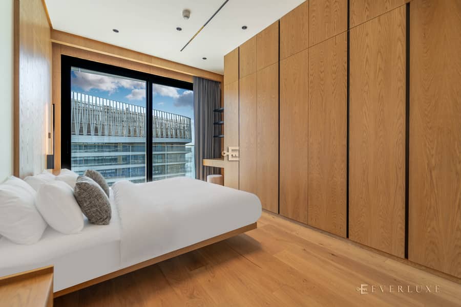 Warm Minimalist Waterfront Residence with Sea & Palm Jumeirah Views - Image 17