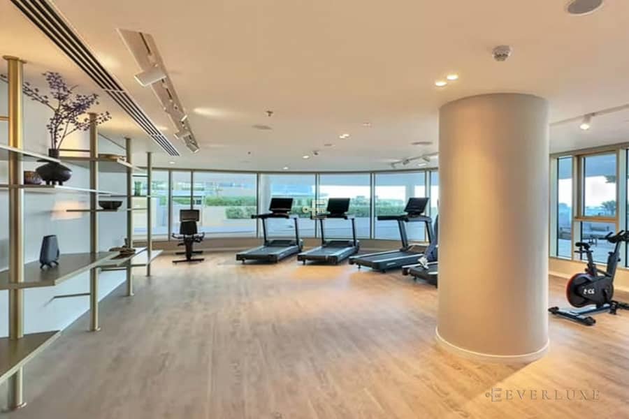 Warm Minimalist Waterfront Residence with Sea & Palm Jumeirah Views - Image 27