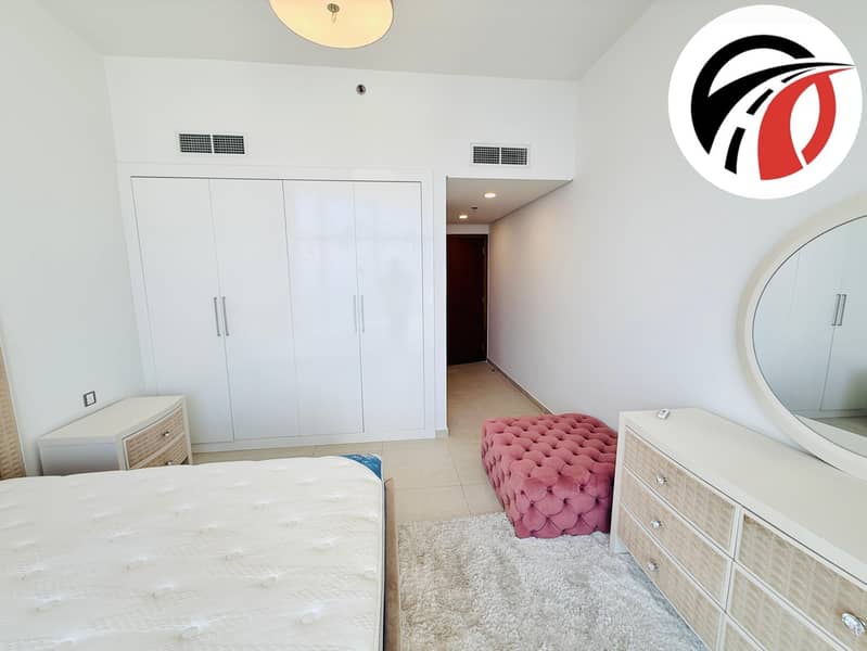 Sea view / Luxury furnished 2bhk apt / best location for living / Spacious apt - Image 8