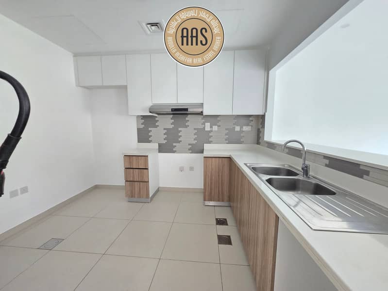 Hot Deal! 3BR + Maid Villa | Prime Area | AED 150k